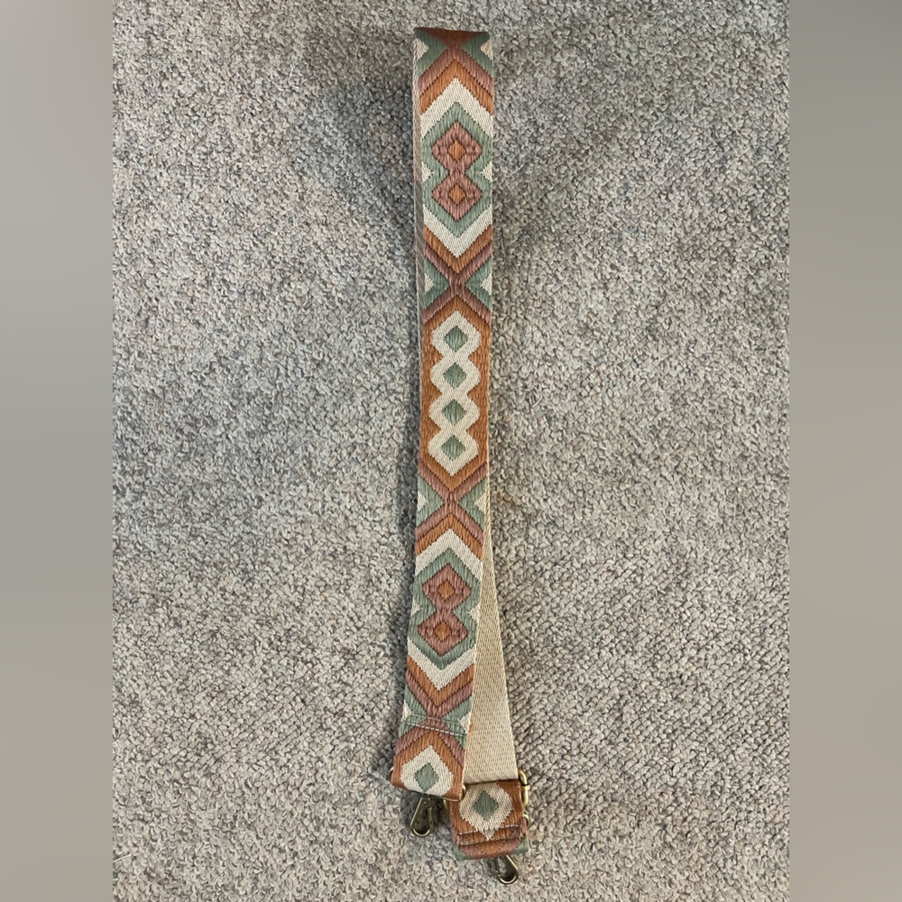 Adjustable Purse strap.
